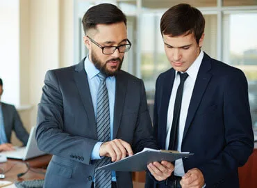 Provides expertise on legal matters and compliance. - 米乐体育直播APP